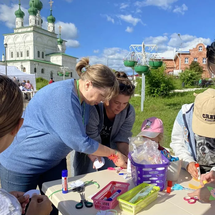 «ЖИЗНЬ В ЯРКИХ ЦВЕТАХ»