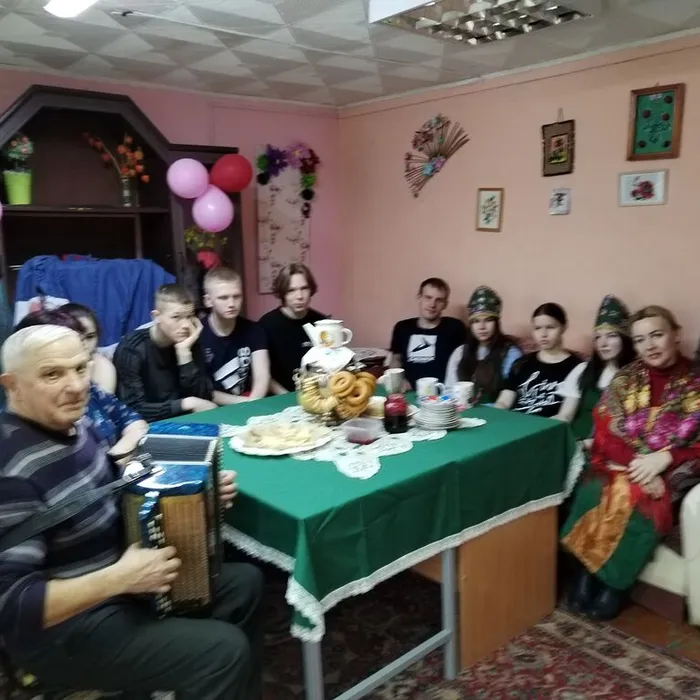 Русская, старинная, румяная да блинная