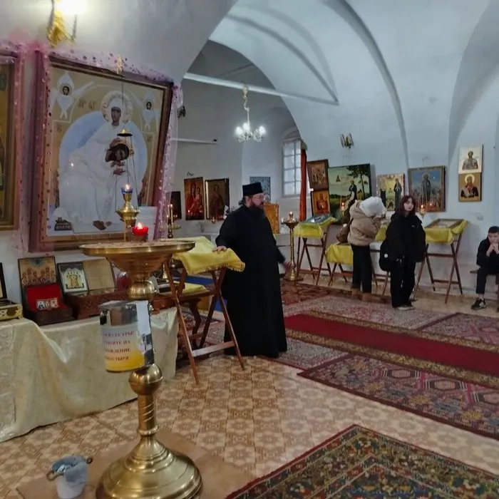 Опять поминальный приблизился час